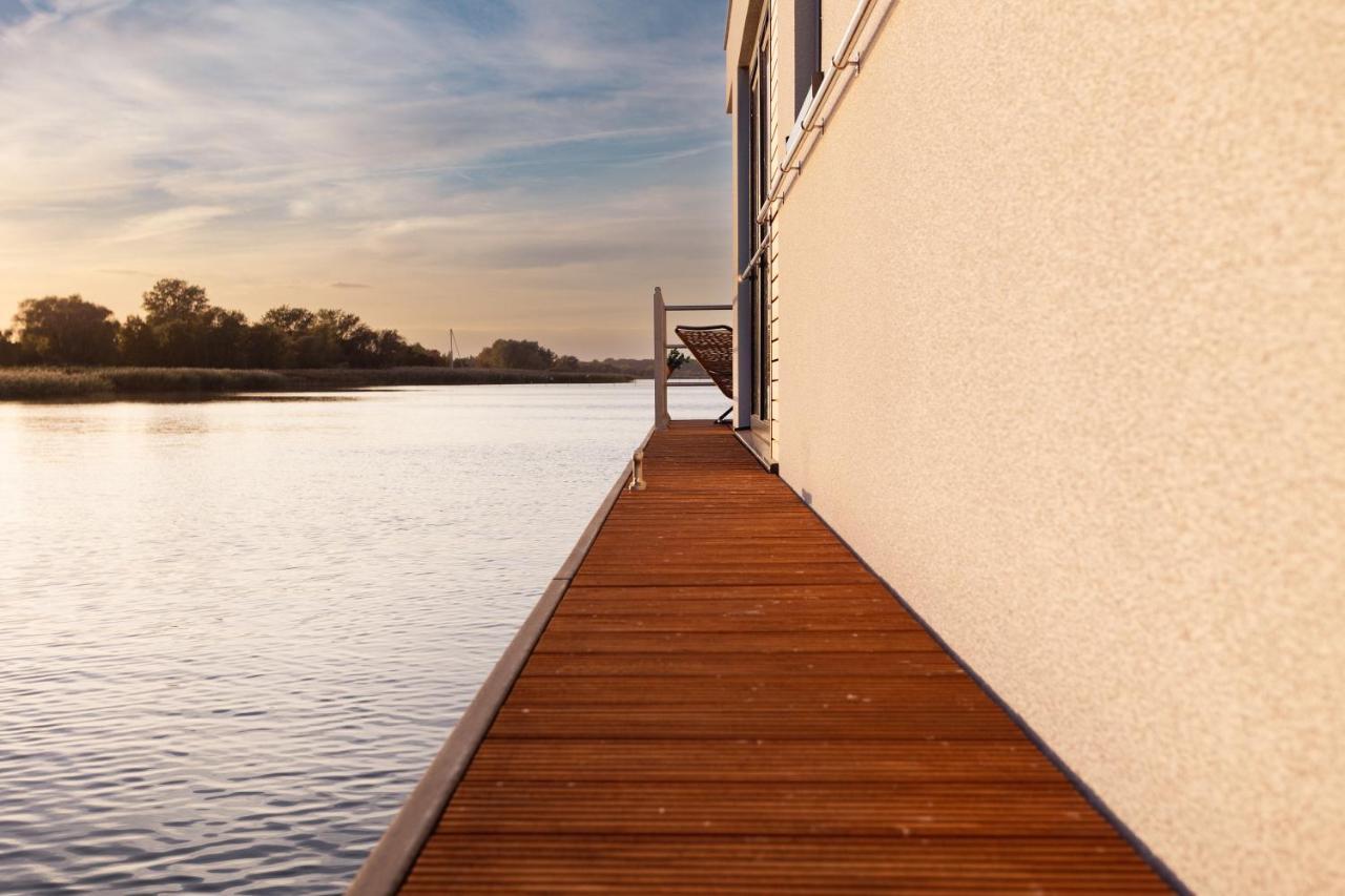 Hausboot Kuestennebel Ribnitz-Damgarten Exterior photo